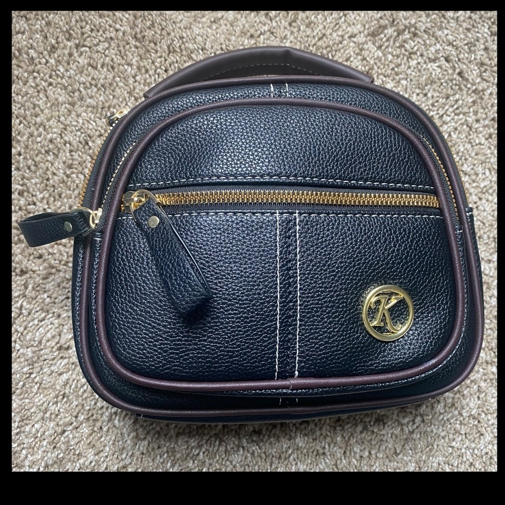 NWOT: brown & black purse